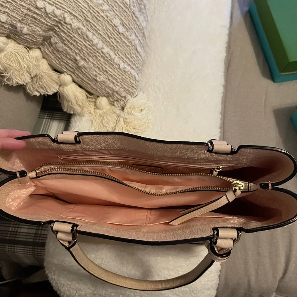 Kate spade tote - Picture 3 of 3